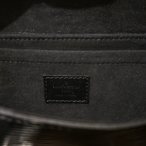 Louis Vuitton Epi Leather Handbag - Picture 5 of 7